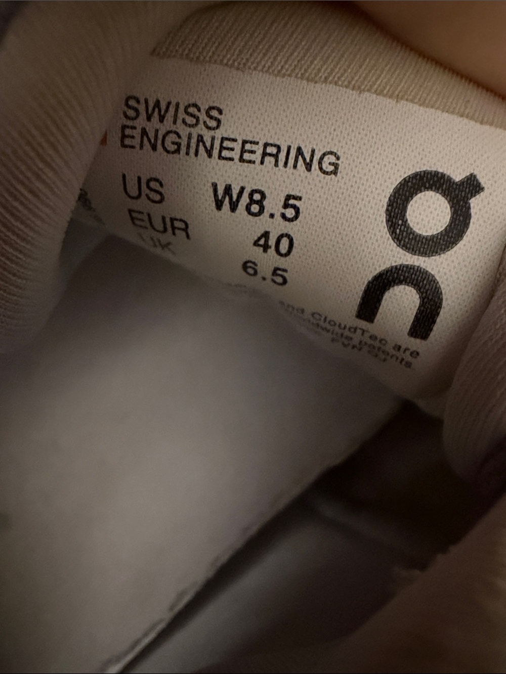 Womens On Cloud Runner grey 8.5 - Picture 6 of 9